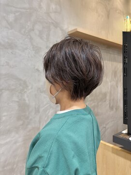 ヴィックス クリスタル(VIC’S crystal) ミドル世代《キューティーショート》AKANE