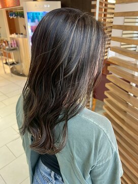 ラ シェンテ エイジア 川西(La Sente Aja) 【脱白髪染め大人のハイライトカラー】グレージュシルバー