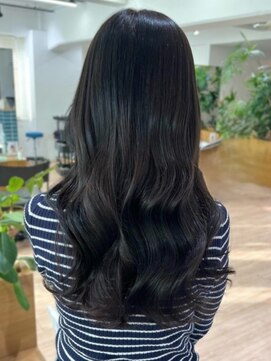 ロング アッシュグレー コテ巻き風パーマ 艶髪 髪質改善 20代