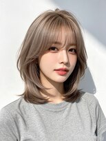 エイチ ウルフカット 大阪梅田(811)&nbsp;ヘアカラーグレージュカチモリヘアレイヤーボブ50代ボーイッシュ