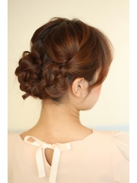 ヘアサロン ティファレス(Hair Salon TIPHARETH) 三つ編みだけの簡単arrange♪