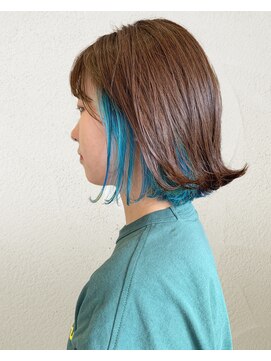 メイプルフェロー(MAPLE fellow) インナーカラー×ブルーグリーン外ハネ小顔ボブ