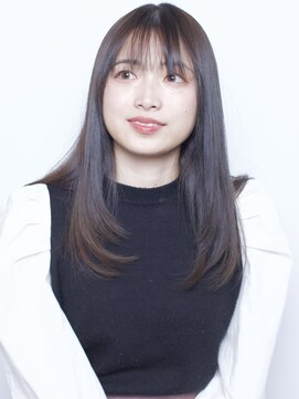 サロン ハナノ(Salon Hanano) ロングレイヤーカット顔まわりレイヤー艶髪ダークグレー