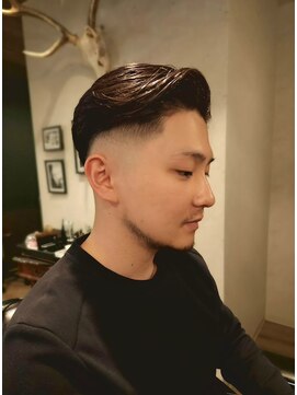 ワンワンオー バーバーショップ 長浜店(@110 BARBER SHOP) スリーク・モダン・ポンパドール