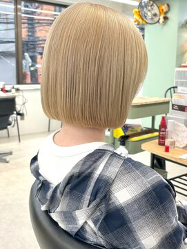 ヒビヲ(HIBIO) タッセルボブミルクティーベージュハイトーン横浜ブリーチ横浜