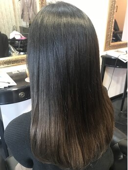 アイリーヘアーサロン(IRie)の写真/カット技術に定評◎髪質やクセを見極め、あなたにぴったりのスタイルをご提案♪トレンドスタイルも得意！