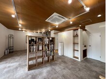 ビーマーチ 府中 天神川(be march)の雰囲気（開放感ある広々とした店内です♪）