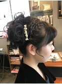 フロント編み込みカチューシャ風アップ