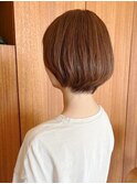 コロンとした丸みがかわいいショートスタイル/ニュアンスカラー