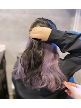 キャラ シャローネ 池袋(Chara Chalone) インナーラベンダーカラーのゆるふわ巻き/インナーカラー