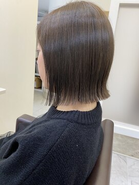 エメ(aimer) ブライツカラーで叶う白髪ぼかし×外ハネボブ