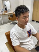 ツーブロックショート刈り上げハイライトカラーメッシュキャップ