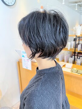 モリオ フロム ロンドン 成増店 【morio成増 セリザワ】ショートボブ ゆるめパーマ