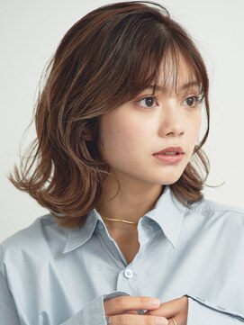 ルクスドレ 新宿(Luxe doree') ★レイヤーカット/フェザーバング/ハイトーンカラー［新宿駅］