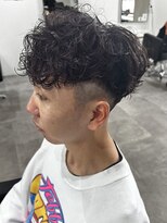 ヒュイル バイ ニアウ(Hwyl by Niau) メンズスペインカールパーマスパイラルパーマ