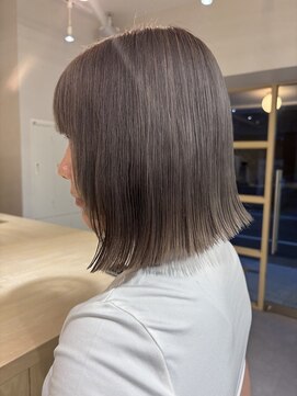 フルリール(fleurir) ぱつっと外はねボブ×グレー