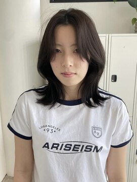 エイチ(811) シャギーカットルーツカラーウルフカットショートレイヤーカット