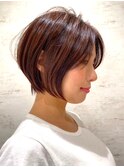 50代の白髪ぼかし／横顔に沿うボブ