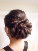 ねじりゆるふわシニオン ヘアセット