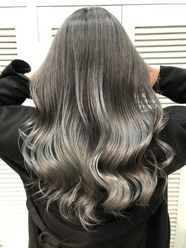 レフア(Lehua) エアタッチバレイヤージュ×シルバーアッシュ