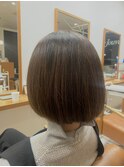 重め丸みシルエットボブ×30代甘めスタイル