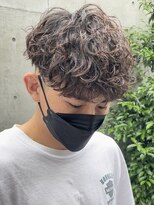 ウェイビーエフティフィフス 横浜西口(WAVEY ft.fifth)&nbsp;メンズパーマ波巻きパーマツイストスパイラルパーマ韓国マッシュ