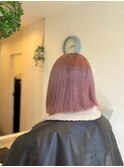 ピンクベージュ