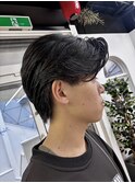 エアリーな質感のフェザーパーマスタイル
