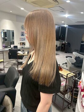 キング 心斎橋店(K!ng) ハイライトカラーミルクティーベージュレイヤーカット