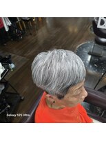 サロン ド 榮(Salon de 榮) グレイヘア、デザインカラー