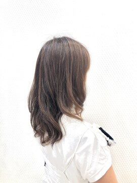 クオリス 上福岡店(QUALIS) ロングレイヤーカット/前上がり/無造作パーマ/30代40代50代