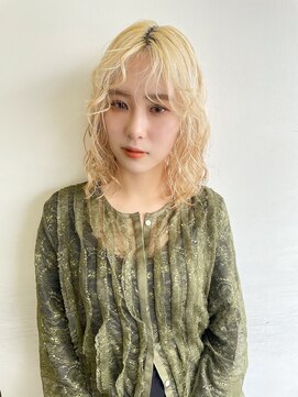 ソーコ 渋谷(SOCO) 【SUN】ブロンドヘアパーマ風アレンジ yurika