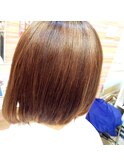 前上がりボブに