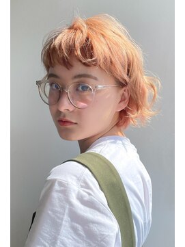 テラス 甲子園(Terrace) ハイトーンベージュ小顔カット前髪ありカールショート