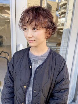 ヨリ(yori) インナーカラー ピンクカラー マッシュショート