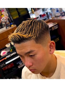 シックスバーバーショップ(SIX BARBER SHOP) フロントアップフェード