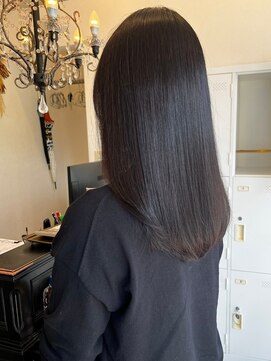 ローレン(LOREM) ナチュラル/大人ストレート/愛され小顔/暗髪/上品フェミニン