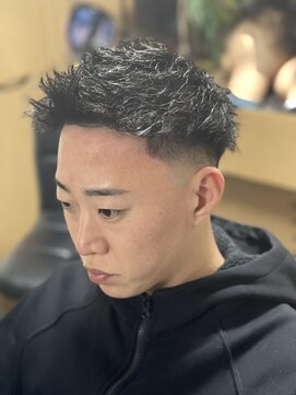 ヘアーメイク クーラ 行橋店(Hair make CURA) 無造作ツイストスキンフェード爽やかメンズパーマ