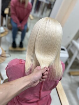 カリーナ(CARINA) ハイトーンカラー/ブロンドカラー