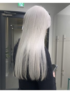 ソル 栄矢場町(SOL) ホワイトカラーホワイトシルバーブリーチカラー