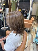 外ハネハイライト ベージュ