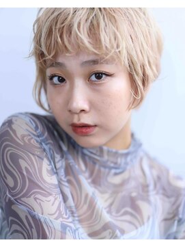 ロッソ ヘアアンドスパ 六町店(Rosso Hair&SPA) パーマ風ハイトーンショート