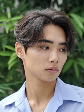 レタッチバイフィフス(RETOUCH by fifth) 原宿ニュアンスパーマ毛流れヘアセンターパート大人色気ヘア30代