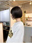 大人の抜け感切りっぱなしボブ