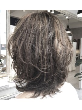 ハナビ(hanabi) ミディアムウルフ シースルーハイライト 空気感 透明感