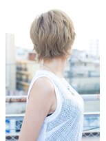 タイズ(ties)&nbsp;スタイリングが簡単！外国人風ハイカラー小顔ハンサムショート