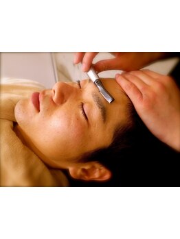 【平日22時迄】眉デザイン/フェイシャルエステでワンランク上の大人メンズへ[メンズカット+眉カット\7150]