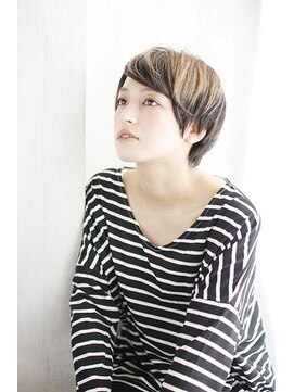 シュシュット(chouchoute) 斜めバングデザインカラーシルキーベージュグレージュカラー/011