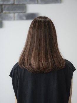 トリニティ(TRINITY)の写真/【リピート率◎】歴20年以上の経験豊富なSTが担当！一人ひとりに合ったカットで、毎日のお手入れも簡単に★