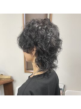 リア(Riah) カット+パーマ+アイブロウ(ツイスト/スパイラル/波巻き)